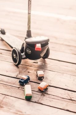 Scoot And Ride Green Lines Highwaykick 2 Step SR-96525 18 Scoot And Ride Green Lines Highwaykick 2 Step SR-96525 -Jollein Winkel Scoot and Ride Green Lines Highwaykick 2 Step SR 96525 .sfeer 4