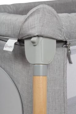 Babygo Groovy Grijs Campingbedje Incl. Bodemverhoger 4551 19 Babygo Groovy Grijs Campingbedje Incl. Bodemverhoger 4551 -Jollein Winkel babygo groovy grijs campingbedje incl. bodemverhoger 5