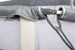 Babygo Vivaldi Grey Wieg Aan Bed 4651 -Jollein Winkel babygo vivaldi grey wieg aan bed 4651 3