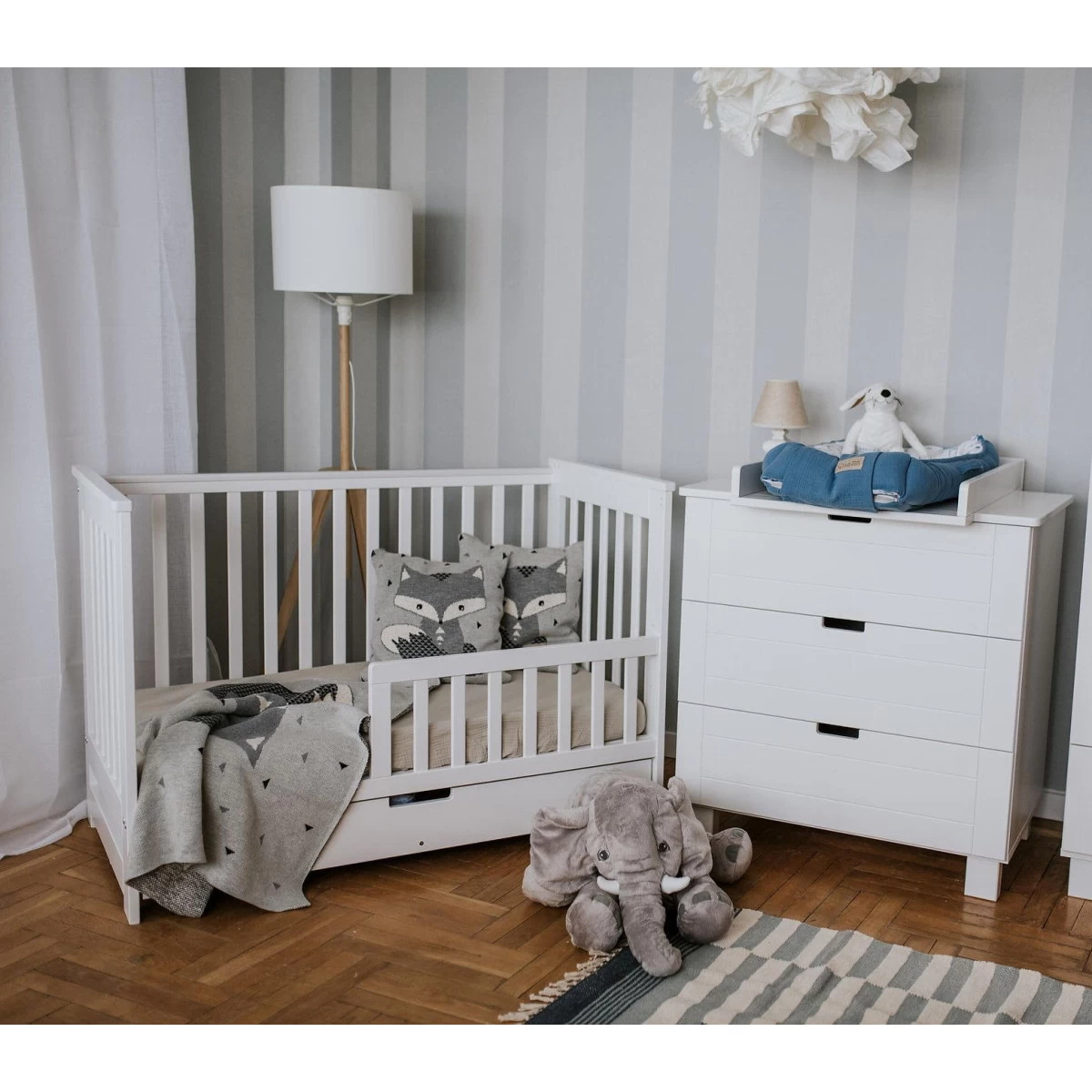 Babykamer Lieke Wit: Ledikant & Commode 3 Babykamer Lieke Wit: Ledikant & Commode