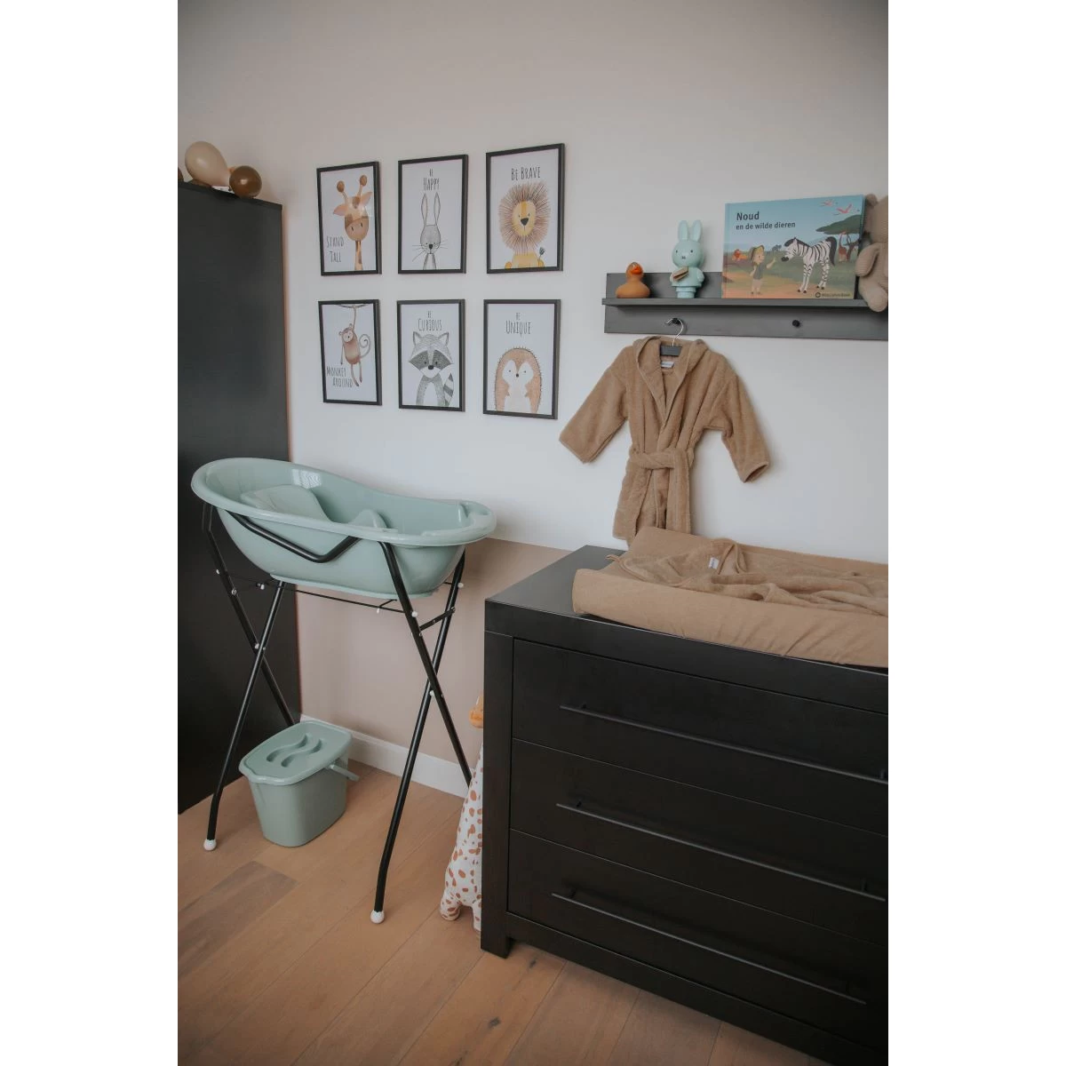 MamaLoes Grijs Badset Incl. Graphite Badstandaard 19 MamaLoes Grijs Badset Incl. Graphite Badstandaard - Afbeelding 17