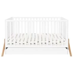 Bellamy Lotta Snow Babykamer: Ledikant/Juniorbed, Commode En 2-Deurskast -Jollein Winkel bellamy lotta snow 70 x 140 cm ledikant juniorbed lobilo70 2 2