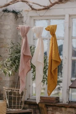 Bibs Swaddle Ivory 120 X 120 Cm Hydrofiel Multidoek 9402216 -Jollein Winkel bibs swaddle 120 x 120 cm multidoek