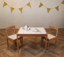 Kukka Wooden Set Tafel Met Stoeltjes KWS100 -Jollein Winkel kukka houten tafel met stoeltjes wks100 7 1