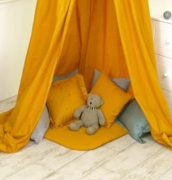 MamaLoes Amy Pure Okergeel Klamboe 80076 -Jollein Winkel mamaloes amy pure okergeel klamboe 80076 1