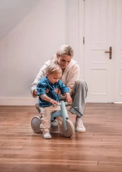 Momi Tedi Light Blue Mini Bike Loopfiets ROBI00037 -Jollein Winkel momi tedi light blue mini bike loopfiets robi00037 9