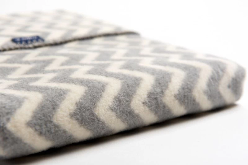 Zaffiro Grijs & Ecru Zigzag 75 X 100 Cm Wiegdeken 40771 4 Zaffiro Grijs & Ecru Zigzag 75 X 100 Cm Wiegdeken 40771 - Afbeelding 2